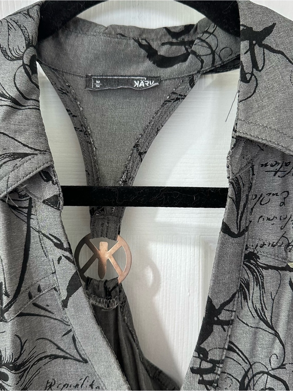Womens Gray Script-Print Button Tank Top - Picture 2 of 7